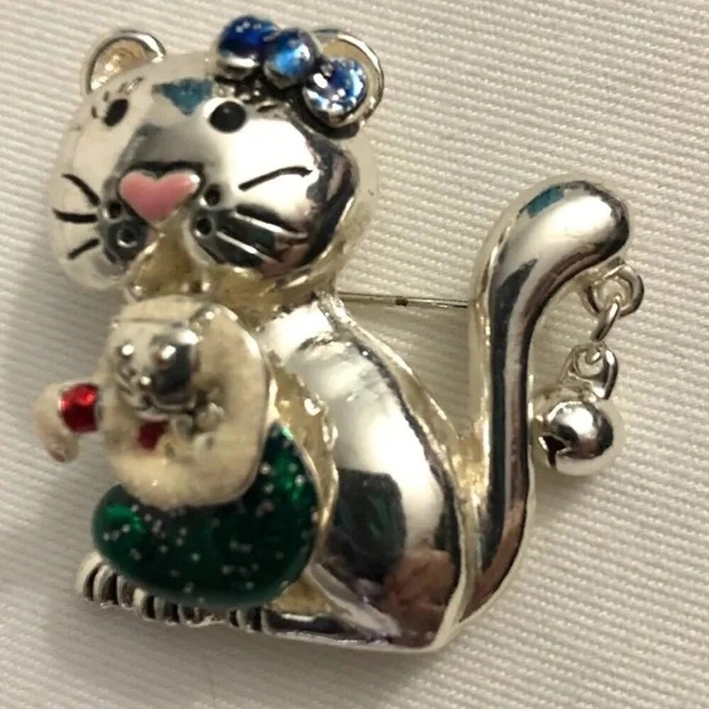 Kitty with Stocking Holiday Pin
